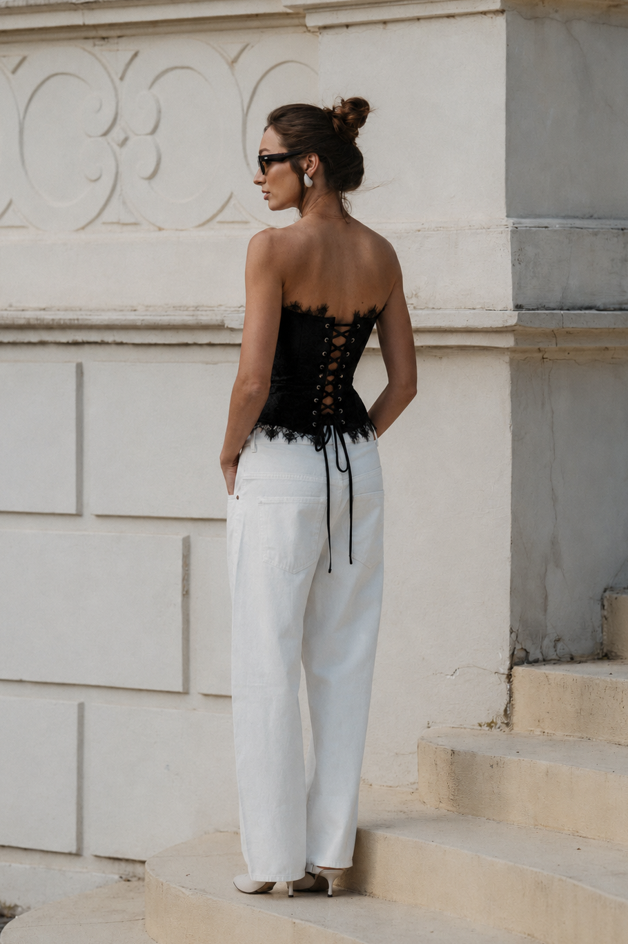 Evelina Corset – Chantilly Lace with Hand-Appliqué – Antoanelle