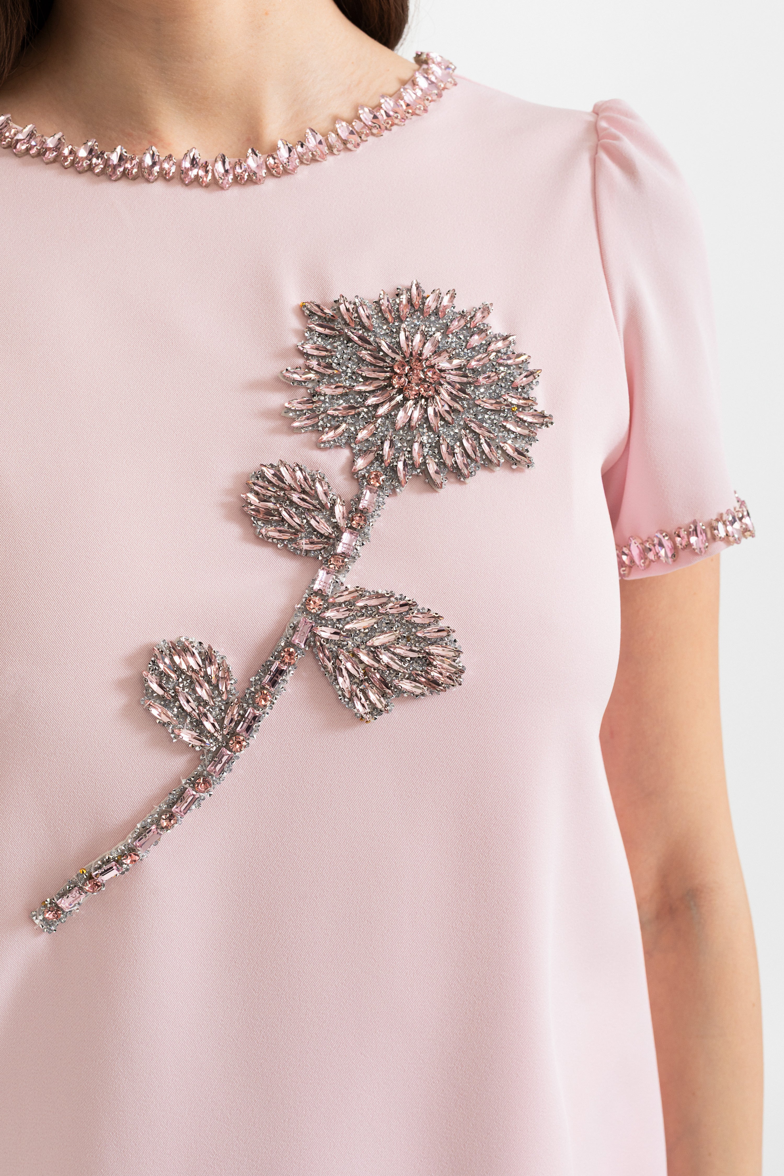 Mini Jurk met Geborduurde Bloemdetail en Tulle Zoom