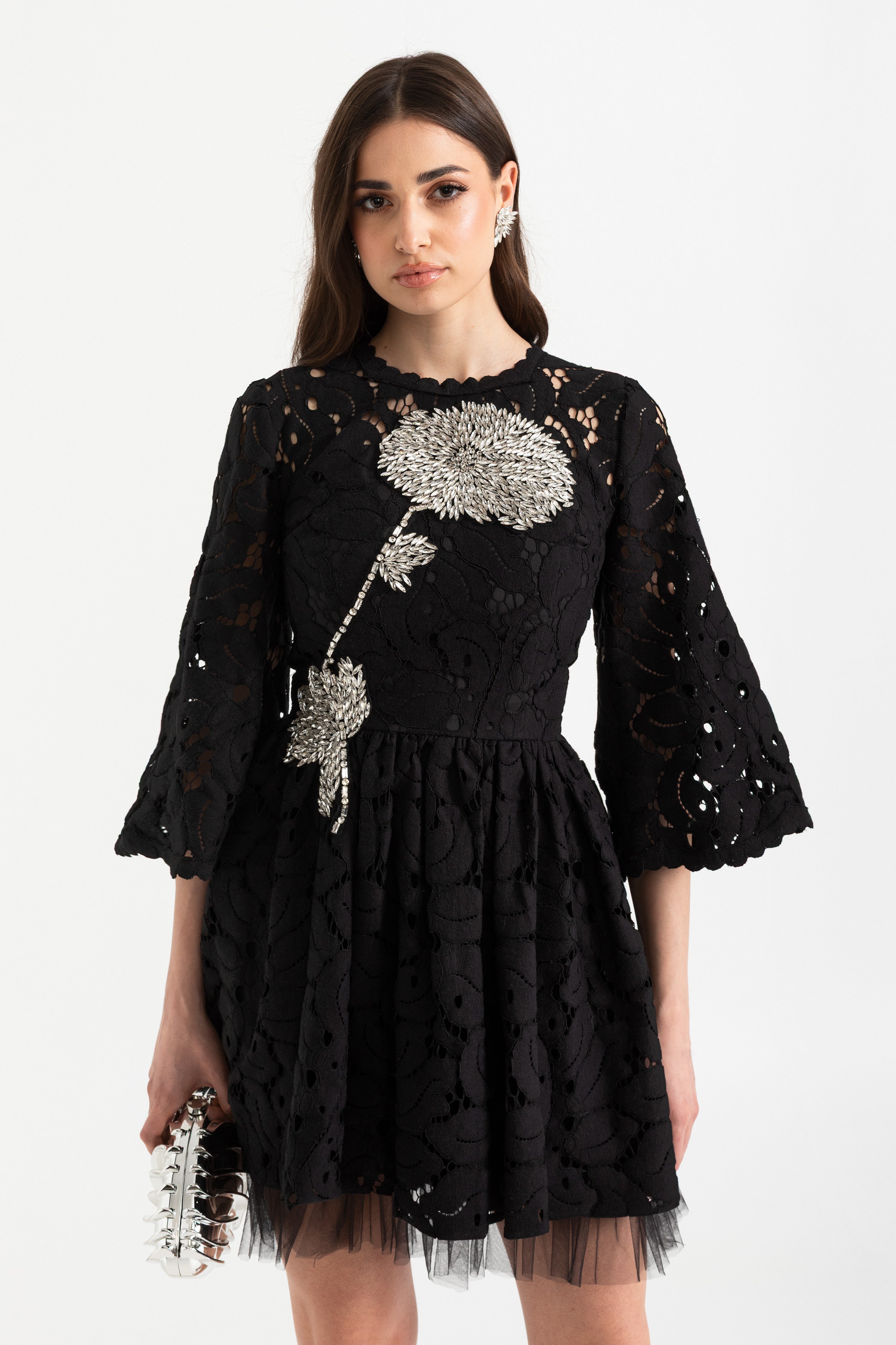 Geborduurde Mini Jurk met Trompetmouwen en Tulle Zoom 