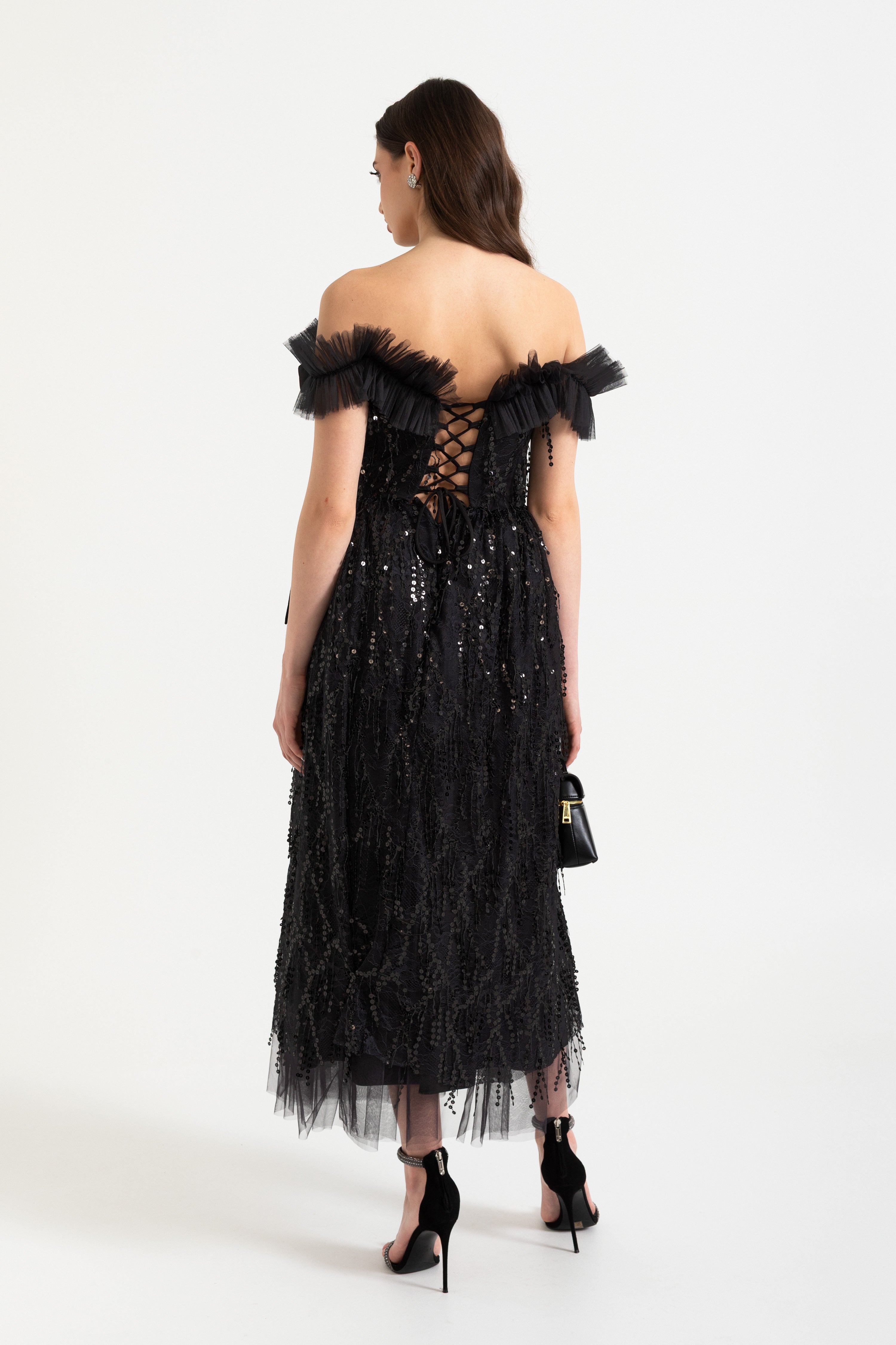 Off-Shoulder Pailletten Midi Jurk met Tulle Ruches en Vetersluiting Achter 
